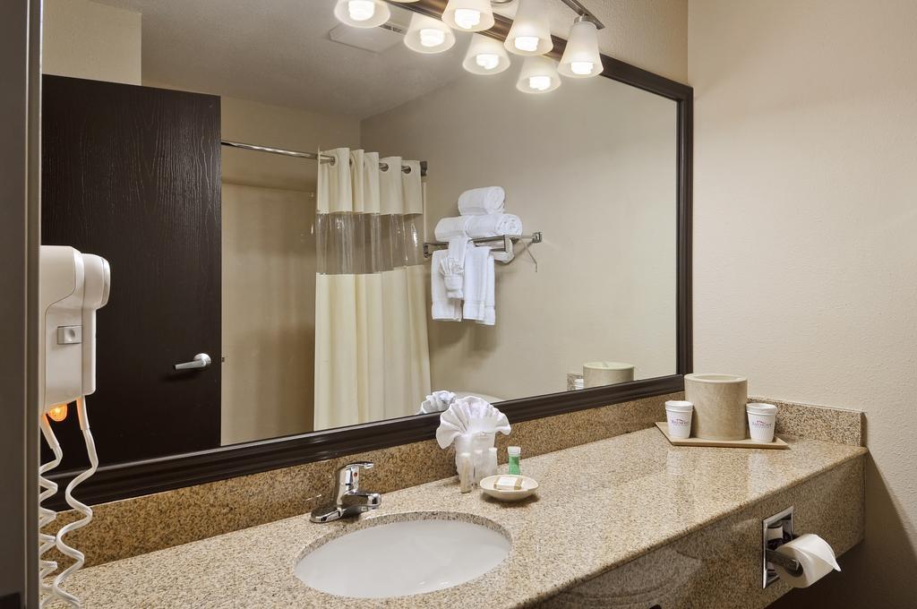 Baymont By Wyndham Dallas/ Love Field Номер фото